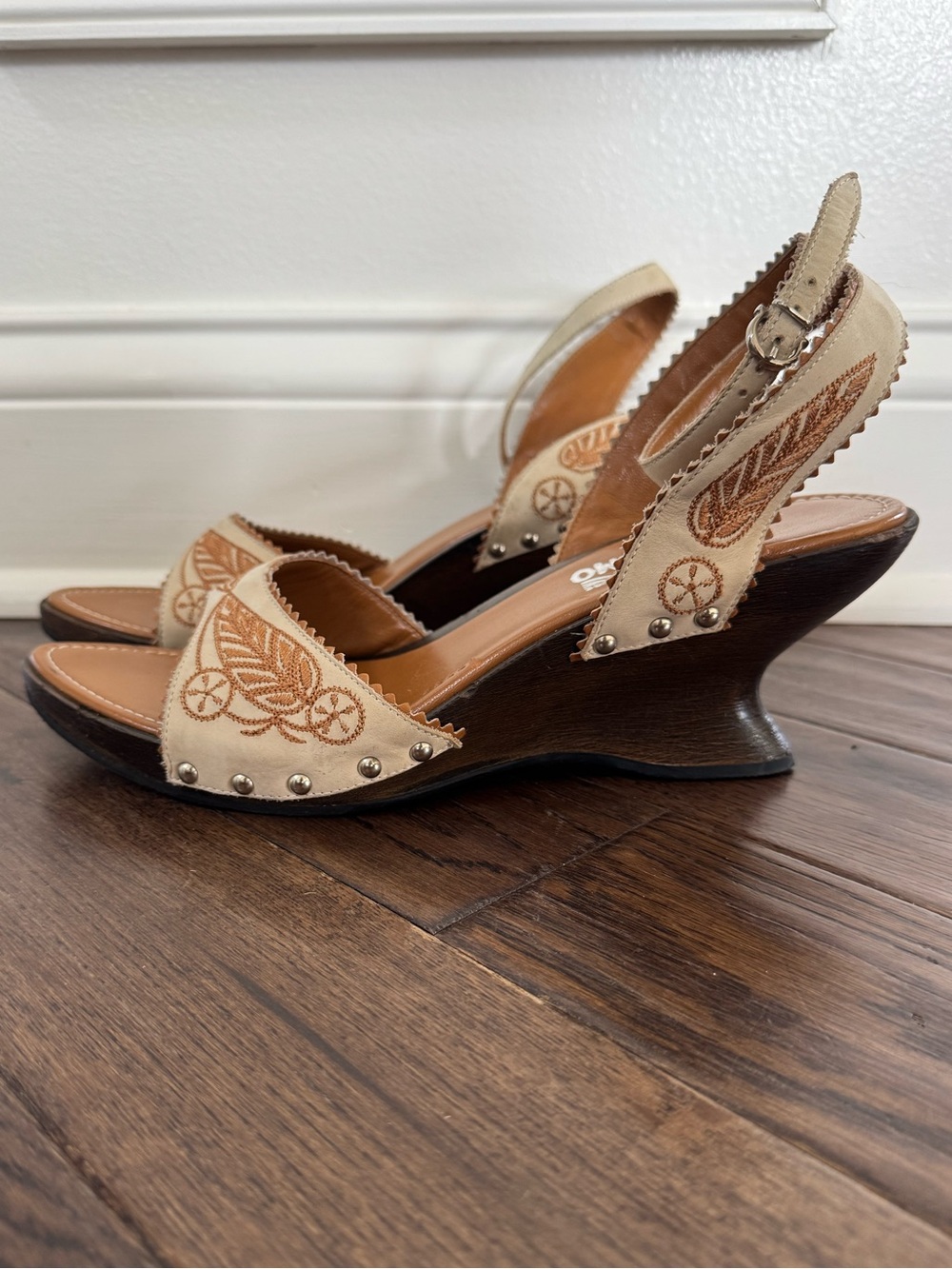 Farragamo Embroidered Women's Wedge Sandals sz. 10.5